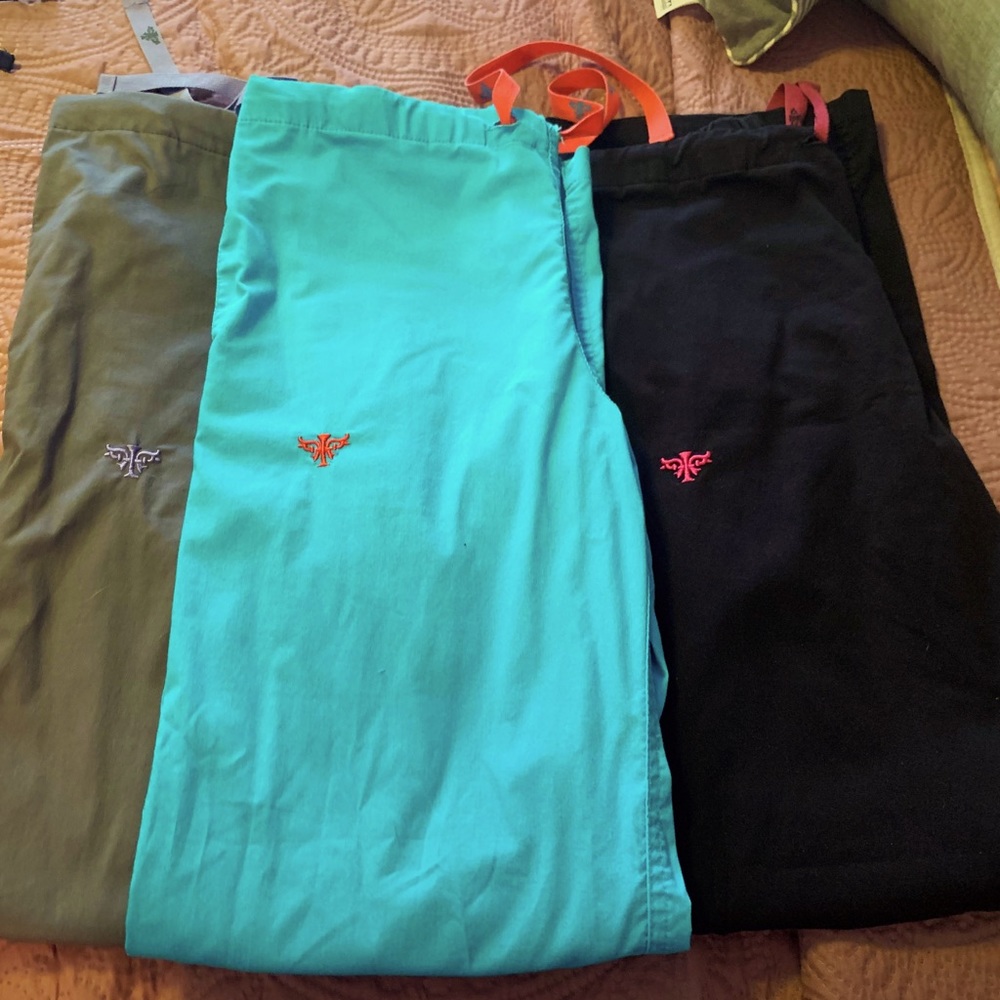Med Couture scrub pants!!